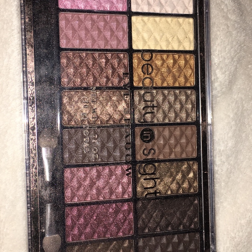 Makeup bundle - Picture 2 of 8